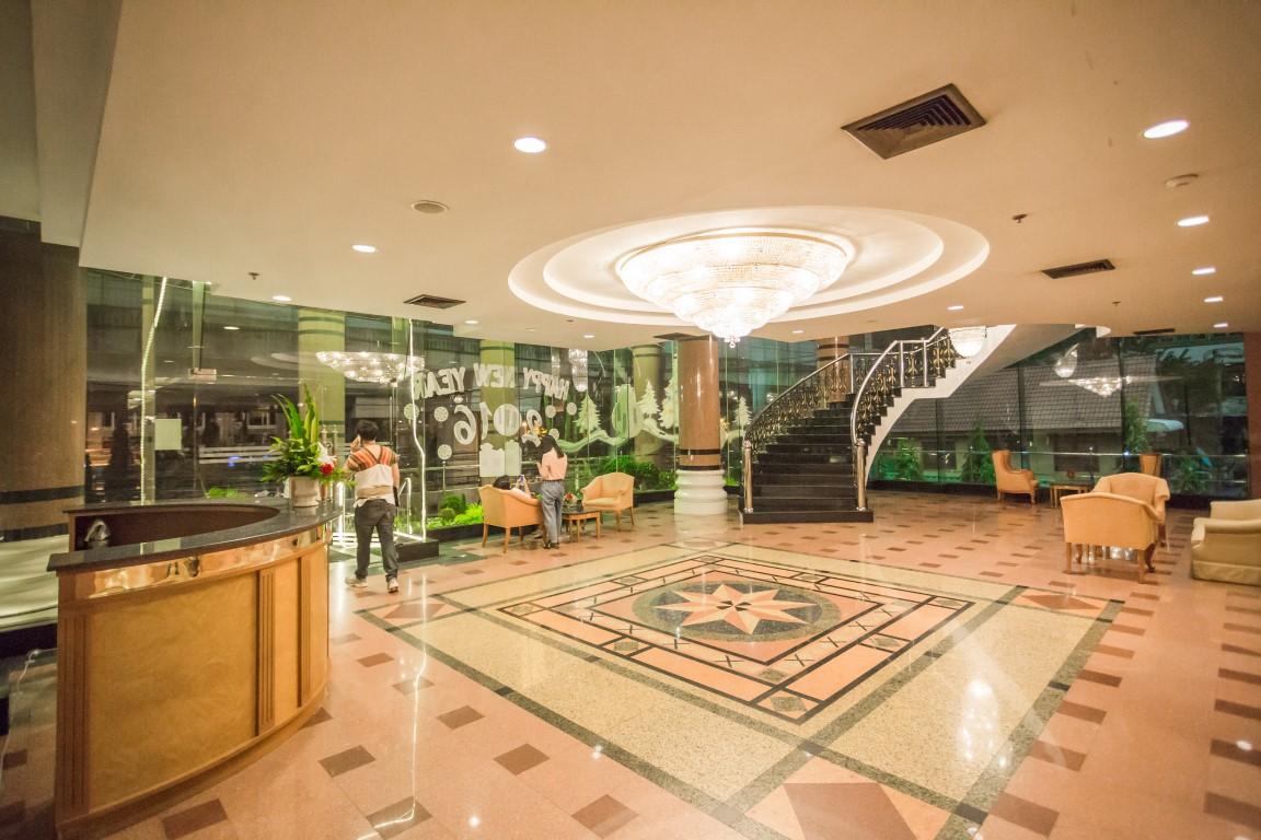 Grand Tower Inn Rama 6 Bangkok Exterior foto